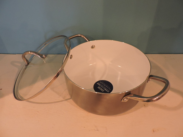 lot 1016 image: DUTCH OVEN