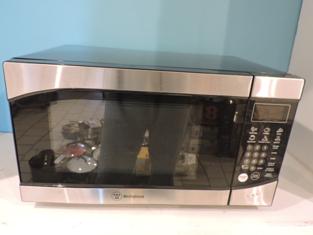 lot 1026 image: MICROWAVE