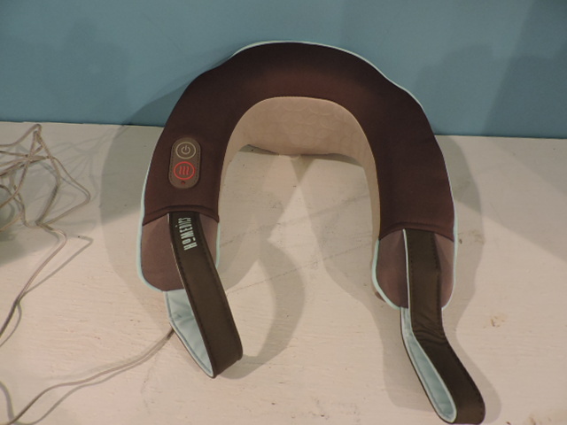 lot 1040 image: NECK & SHOULDER MESSAGER