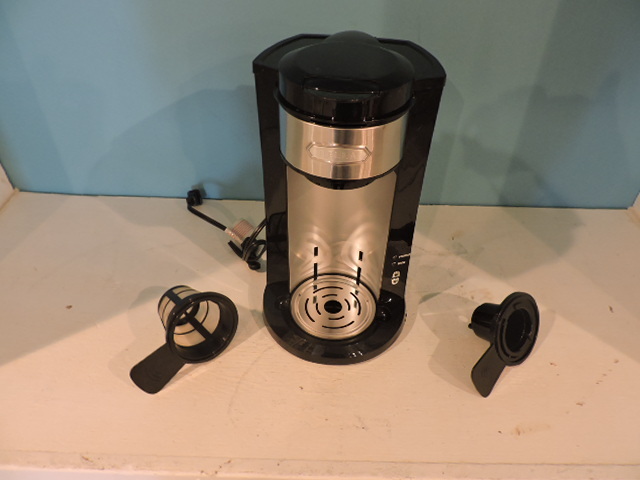 lot 1050 image: SINGLE SERVE COFFEE MAKER