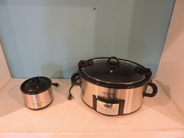 lot 1051 image: CROCK POT