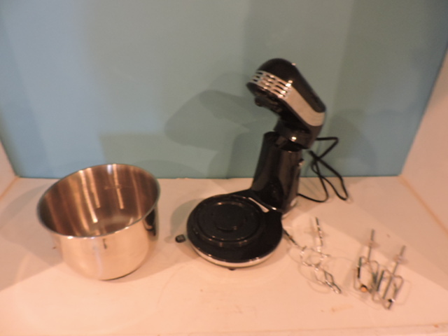 lot 1052 image: MIXER