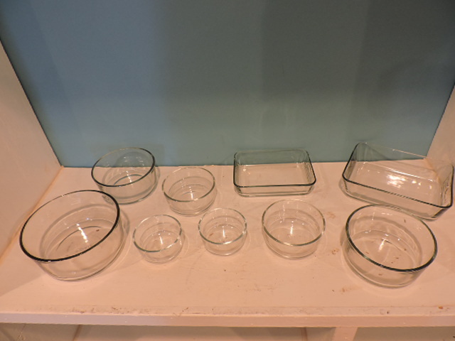 lot 1091 image: STORAGE SET