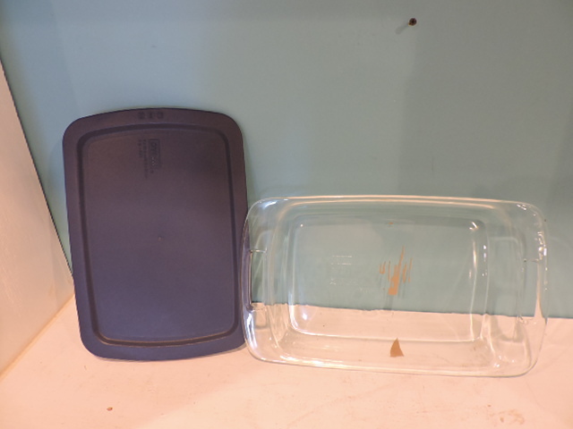 lot 1093 image: BAKEWARE