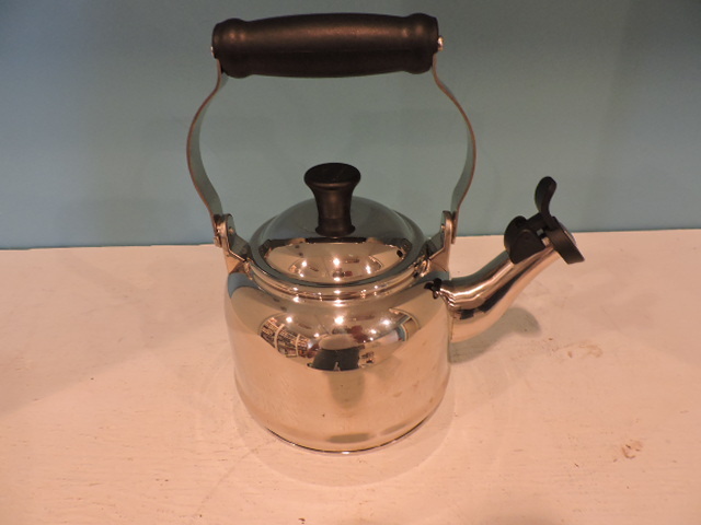 lot 1105 image: KETTLE