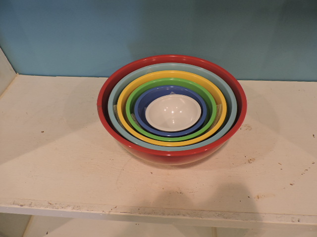 lot 1113 image: BOWL SET