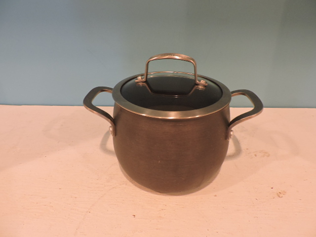 lot 1121 image: POT