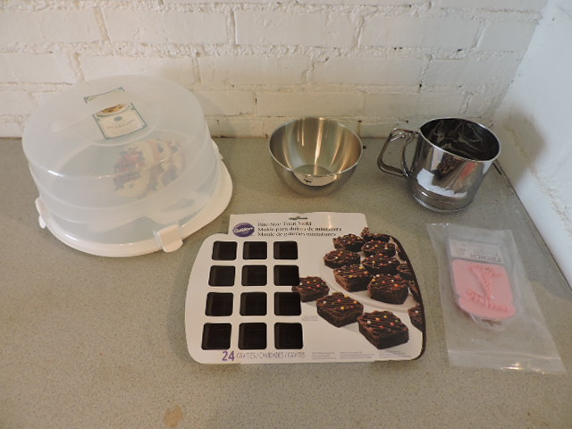lot 1147 image: BAKING ITEMS