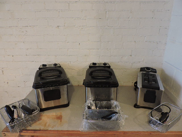 lot 1131 image: DEEP FRYERS