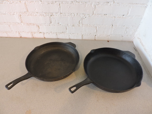 lot 1141 image: CAST IRON SKILLET