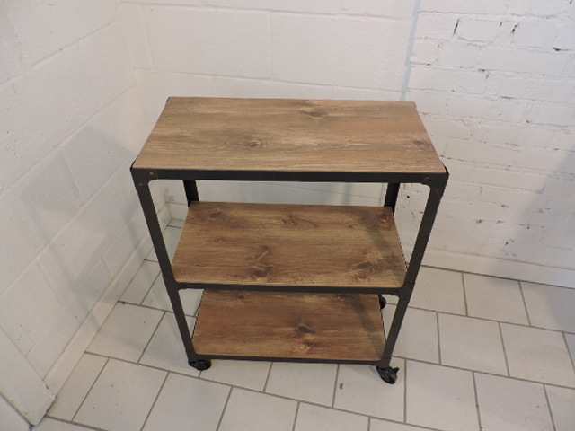 lot 1153 image: ROLLING CART