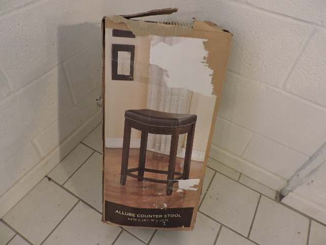 lot 1173 image: BAR STOOL