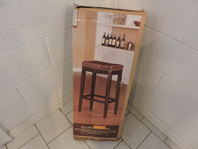 lot 1174 image: BAR STOOL