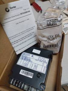 lot 3585 image: Carrier Flame Sensing Spark Ignition Control Bad -1 G765 Modual Lh33wp001 (1m