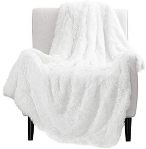 lot 37298 image: Bedsure Super Soft Fuzzy Faux Fur Shaggy Blanket Throw Reversible Sherpa Fleece