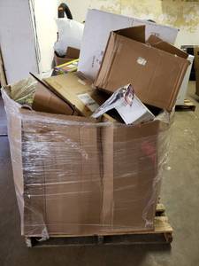 lot 300 image: Small Housewares Pallet-- Est. #100 pcs