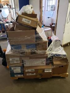 lot 301 image: Small Housewares Pallet---30 Cartons