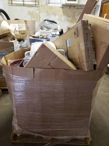 lot 305 image: Home Decor Pallet--Est. #70 pcs, Bedding &amp Safety Gates