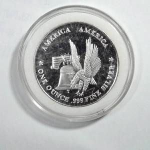 lot 486 image: U.S. Air Force 1 Troy oz. .999 Fine Silver