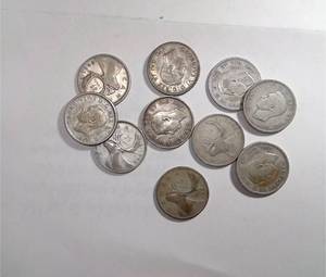 lot 511 image: 10x Canadian Quarters
