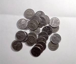 lot 519 image: 25x Canadian Dimes