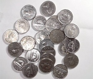 lot 521 image: 20x Canadian Nickels