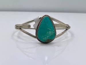 lot 37 image: Kingman Turquoise Cuff by Phillip Yazzie