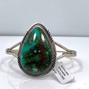 lot 36 image: Kingman Turquoise Cuff by Phillip Yazzie