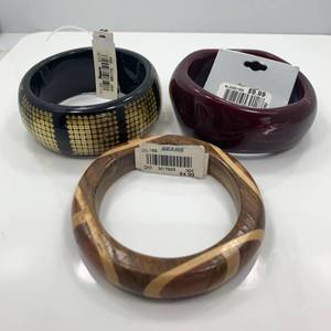 lot 2 image: Lot of 3 Fashion Bracelets with Tags