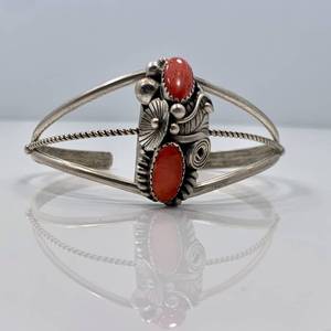 lot 83 image: Navajo Handmade Sterling Silver and Spiny Oyster Bracelet by Max Calladito