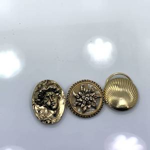 lot 3 image: Lot of 3 Fashion Brooches