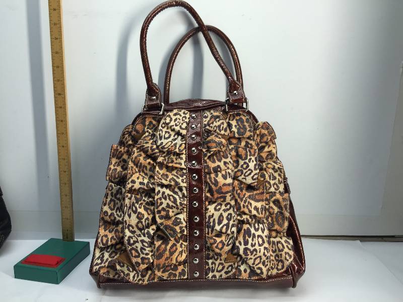 lot 3001 image: Hananel  leopard HandBag