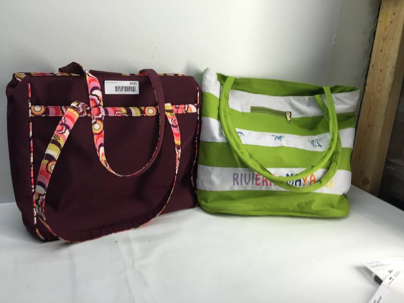 lot 3035 image: Lot of 2 bags (Green & whiet  burgundy with flowers