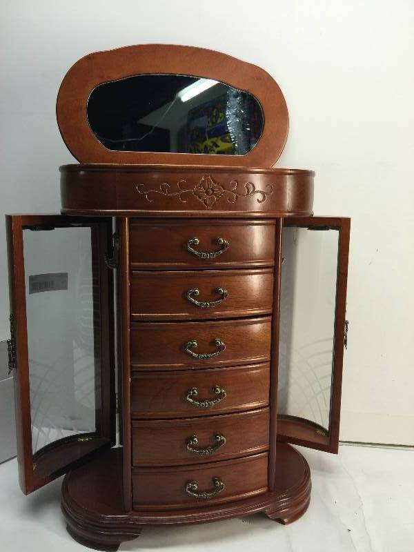 lot 3043 image: Jewelry Box C-802
