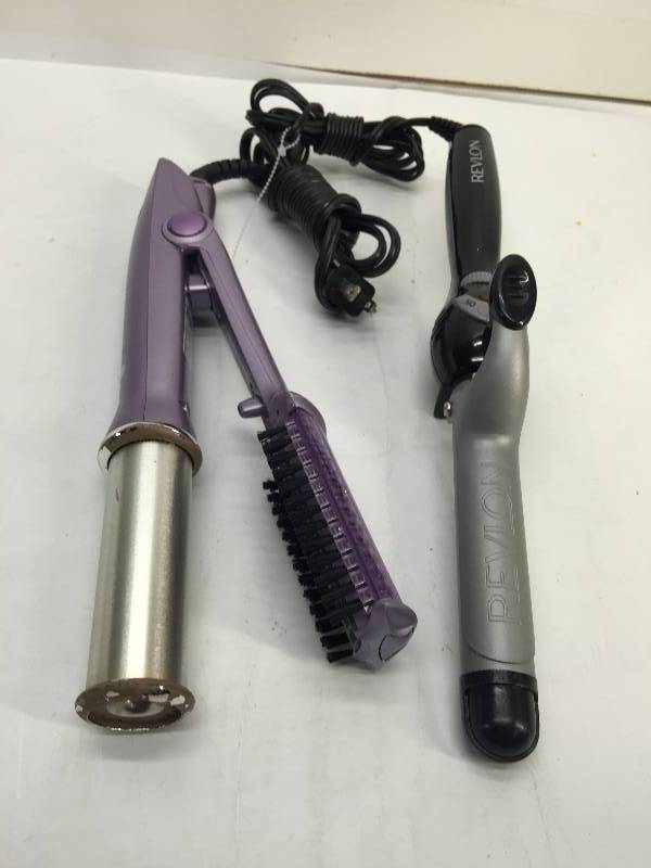 lot 3044 image: Lot of 2 hair accessories