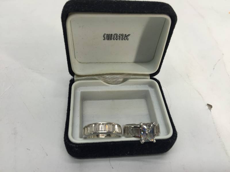 lot 3055 image: Womens rings