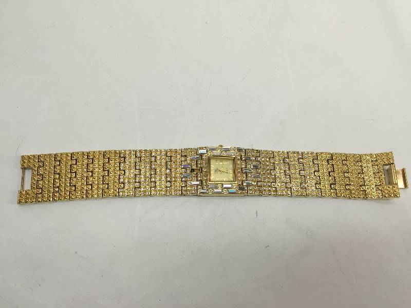 lot 3059 image: Womens watch Japan movement