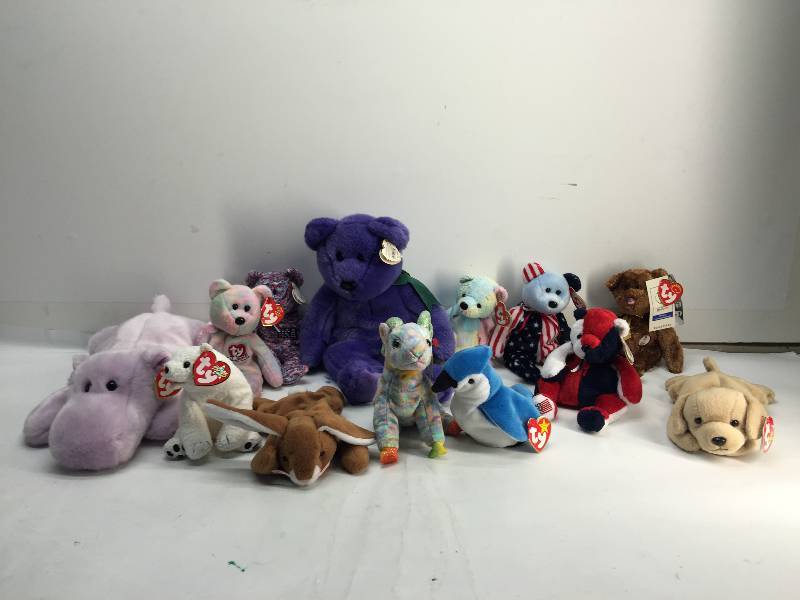 lot 3088 image: Lot of 11 TY BEANIE BABIES COLLECTIONS