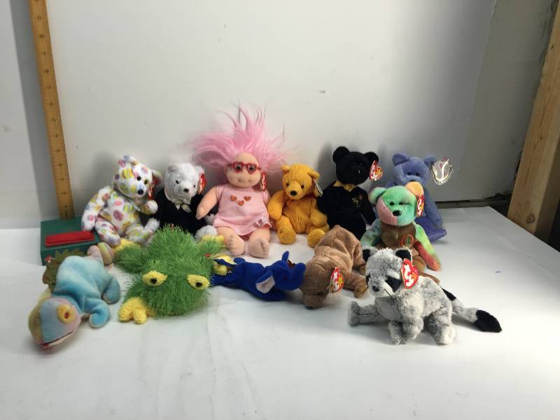 lot 3089 image: Lot of 12 TY BEANIE BABIES COLLECTIONS