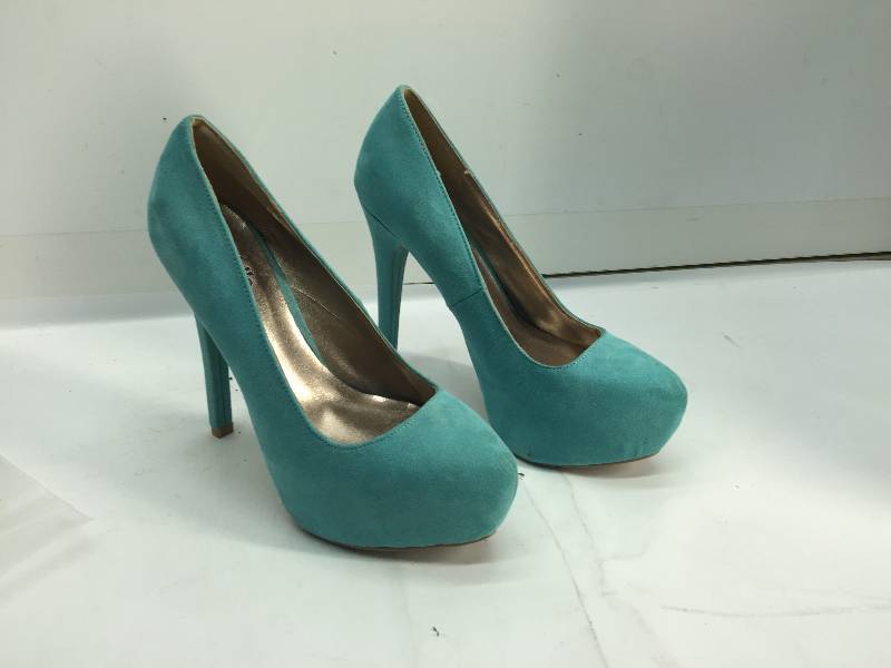 lot 3129 image: New High Heels Size6
