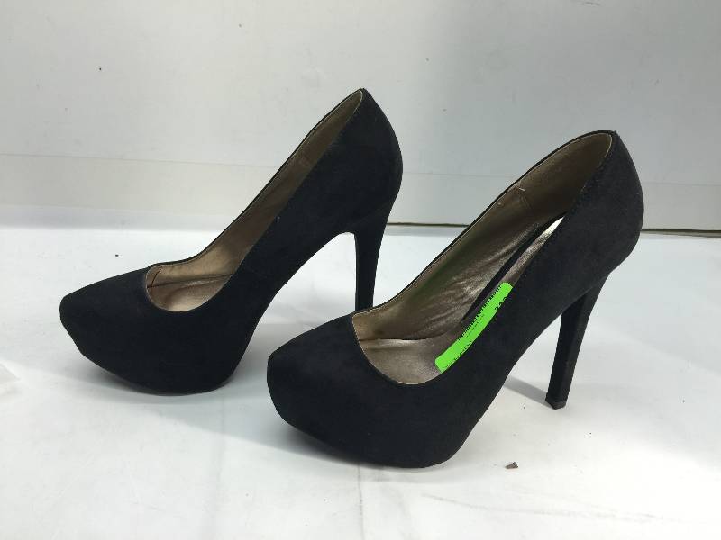 lot 3131 image: New High Heels Size6