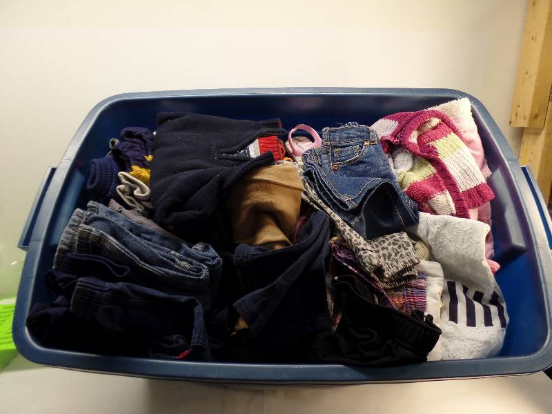 lot 3134 image: LOT OF KIDS USED CLOTHES