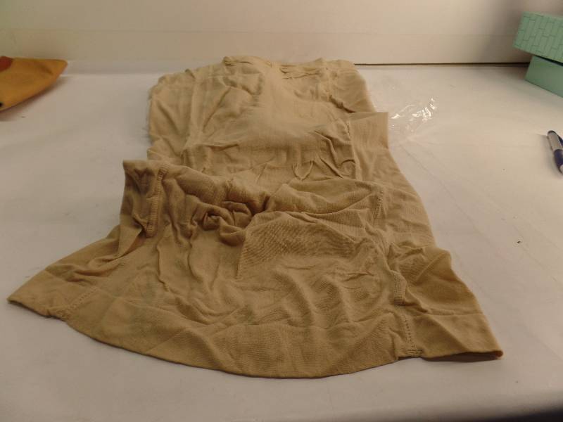 lot 3144 image: LOT OF 3 DRESS BODY SHAPERS