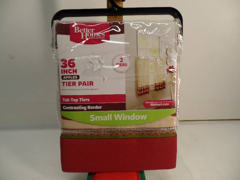 lot 3148 image: LOT OF 3 HOME DECORATIONS