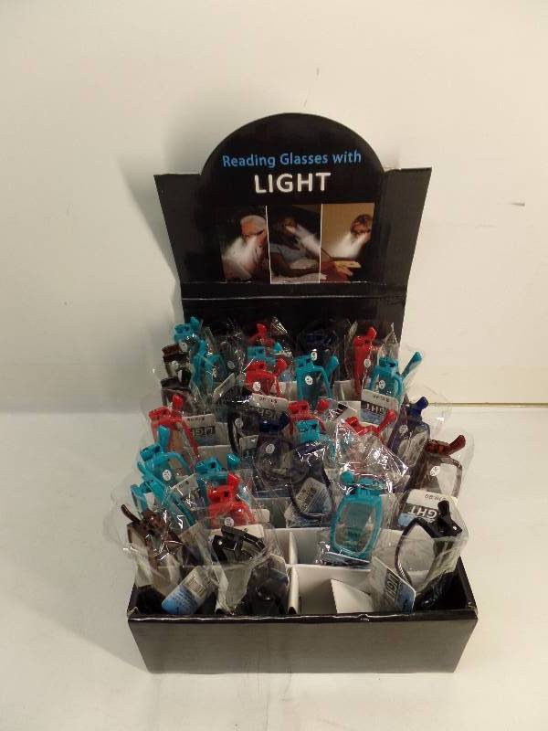 lot 3150 image: LOT OF READING GLASS