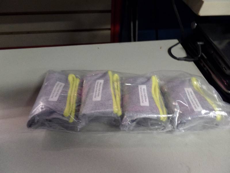 lot 3154 image: LOT OF 4 GLOVES (HYFLEX CR2)