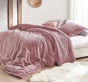 lot 97458 image: Love Story - Coma Inducer Oversized Comforter - Nostalgia Rose