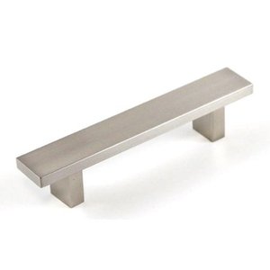 lot 97469 image: Contemporary Rectangular Design Stainless Steel Finish 6-inch Cabinet Bar Pull Handle (Case of 5)