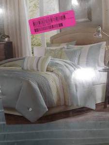 lot 97493 image: Madison Park Chester Green Blue 7-piece Comforter Set-