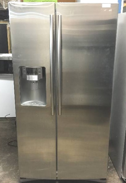 lot 365 image: Samsung 26.0 cu. ft. Side-by-Side Refrigerator - Stainless Steel